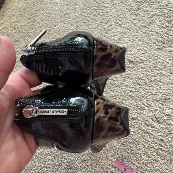 Donald J Pliner Black & Leopard Print Wedge Thong Sandals Women’s Size 7 - Picture 5 of 10